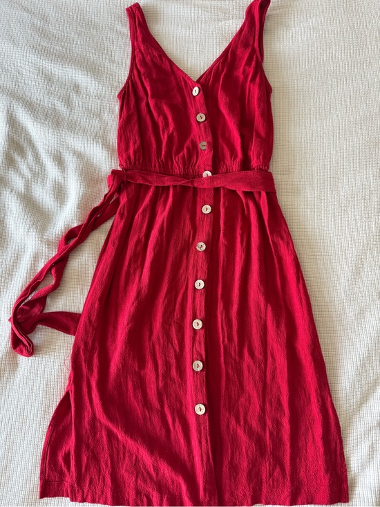 Universal Thread Dresses & Skirts - Universal Thread Sleeveless Red Vneck Button Tie Waist Midi Dress Size S